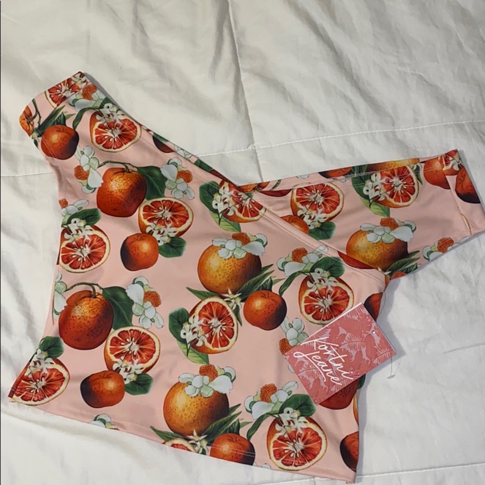 NWT Kortni Jeane swim top 🍊